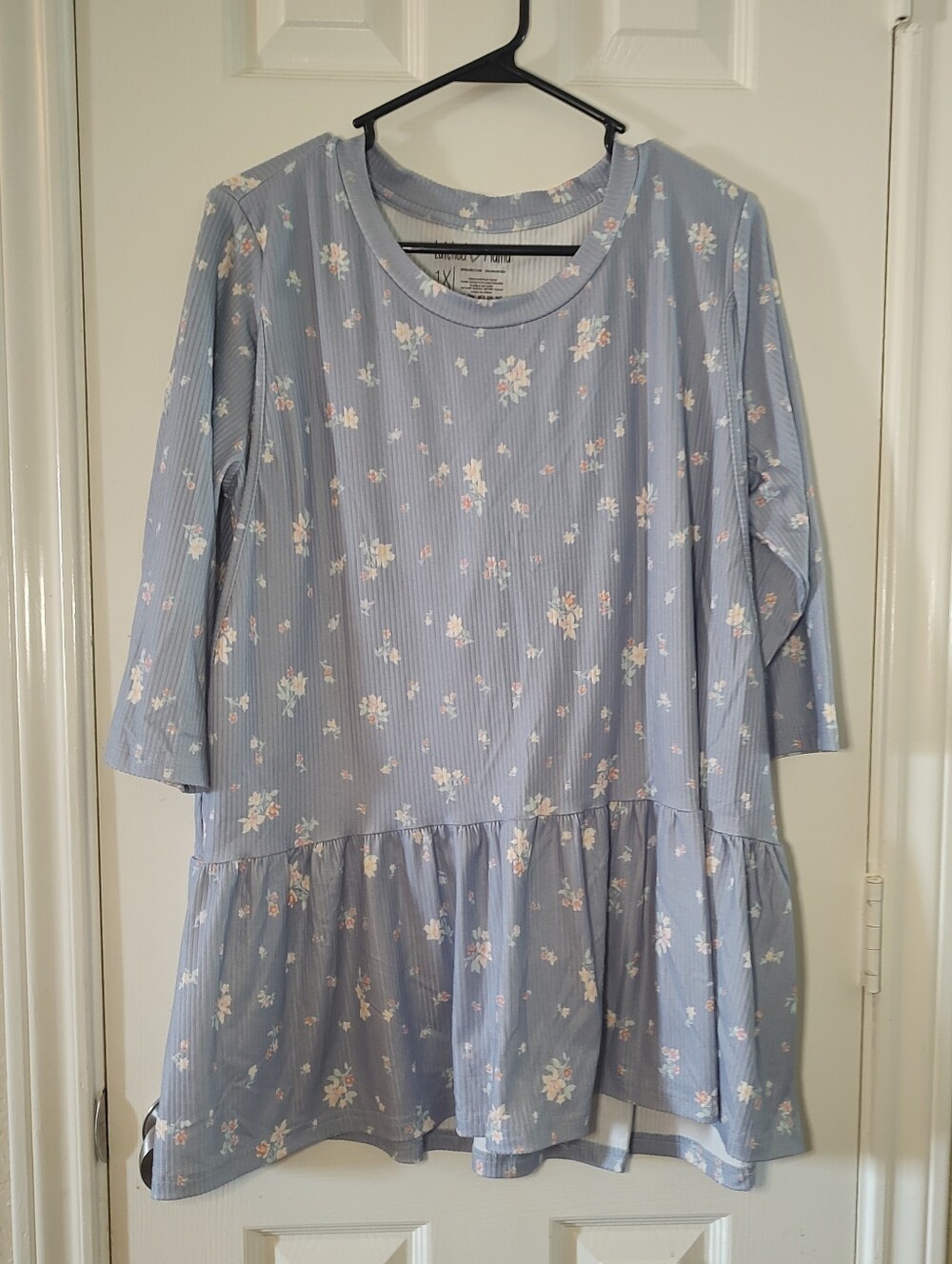 Latched Mama Plus Size 1X Light Blue Floral Ribbed Nursing Top Peplum Tunic